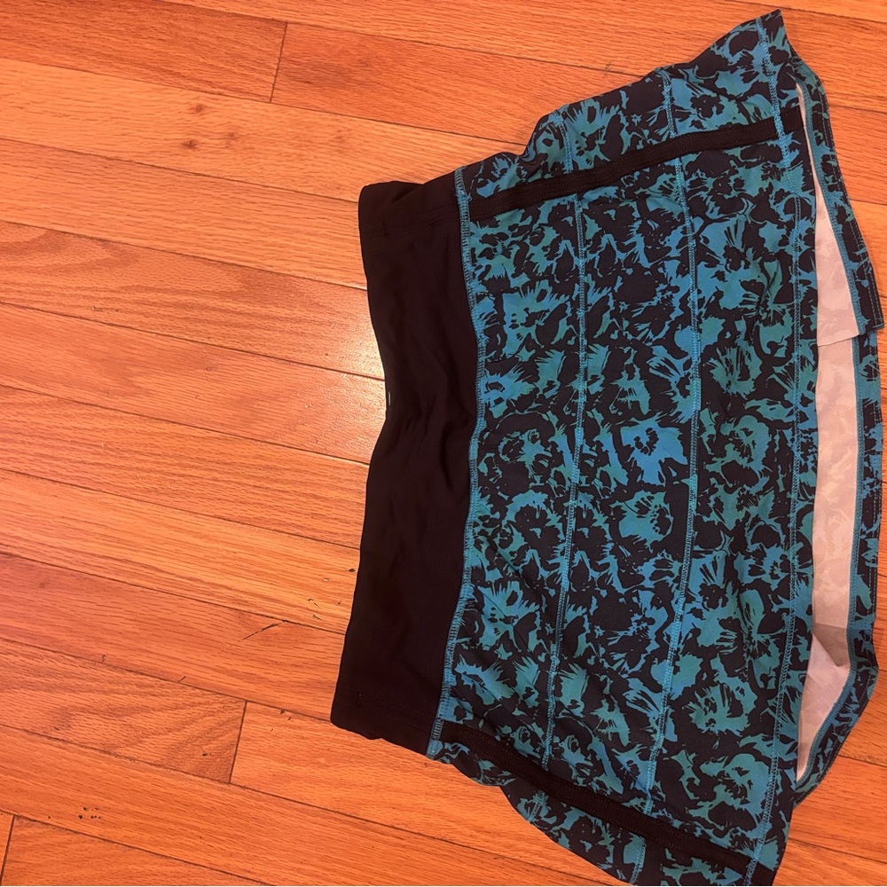 Lululemon Athletica Blue and Black Athletic Skirt